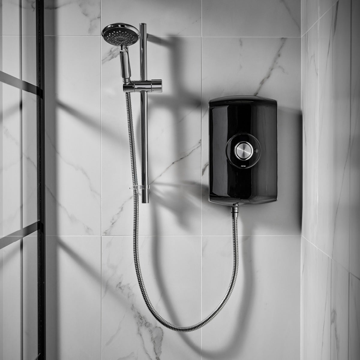amore_-_black_gloss_-1250x1250_-_1.jpg Amore Electric Shower - Image 1